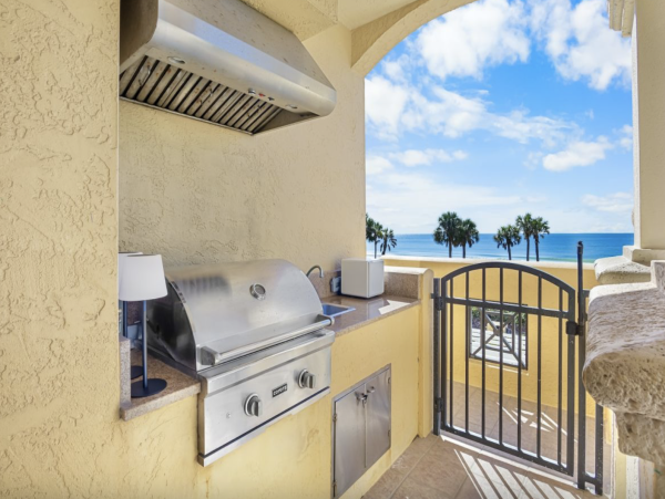 Ultra Posh South end Condo with Private Pool and Spa